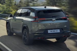 Driving: Rear Left Three Quarter View Image of C5 Aircross 2027