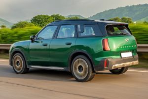 Driving: Rear Left Three Quarter View Image of Countryman C