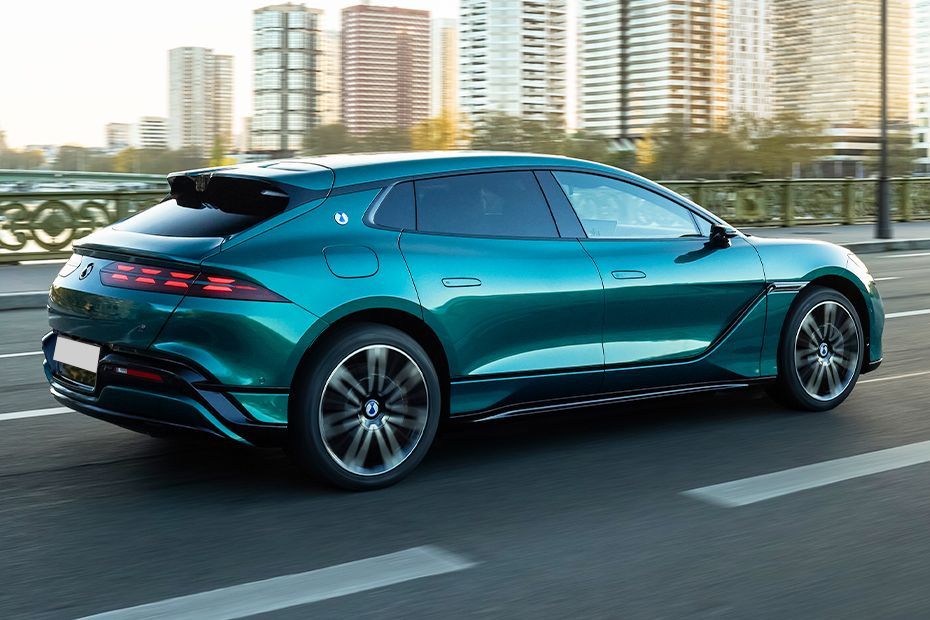 Driving: Rear Right Three Quarter View Image of Z9 GT