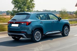 Driving: Rear Right Three Quarter View Image of Elevate