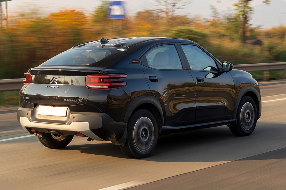 Driving: Rear Right Three Quarter View Image of Basalt