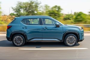Driving: Side Profile (Right) View Image of Elevate