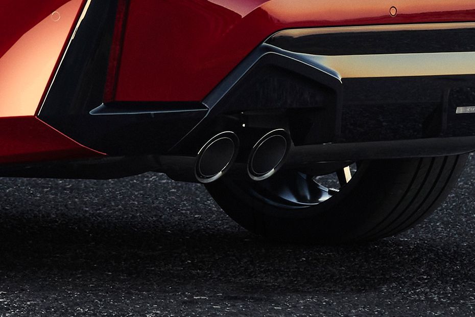 Exhaust Image of 3 Series 2027