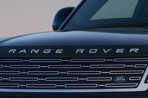 Brand Logo (Front) Image of Range Rover Electric