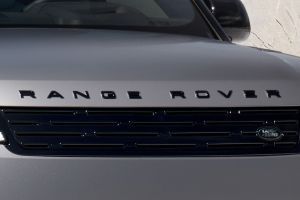 Brand Logo (Front) Image of Range Rover Sport Electric