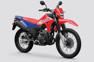 Front Right Quarter View of XR 300L