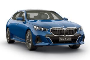 Front Right Quarter View Image of i5 LWB