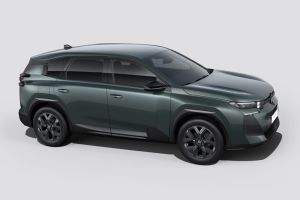 Front Right Quarter View Image of C5 Aircross 2027