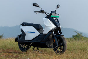 Front Right Quarter View of Hypevolt-R