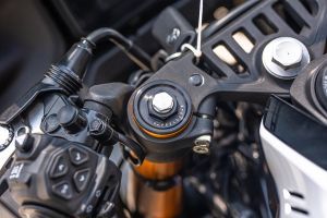 Front Suspension Adjustment of YZF-R2