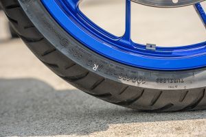 Front Tyre of YZF-R2
