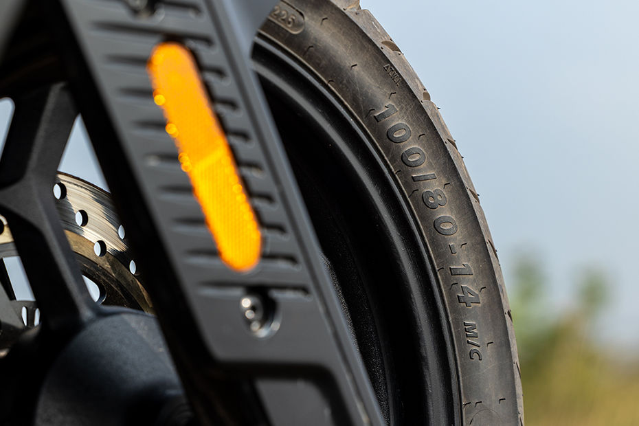 Front Tyre of Hypevolt-R