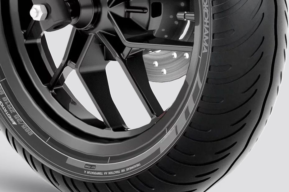 Front Tyre of SR 125