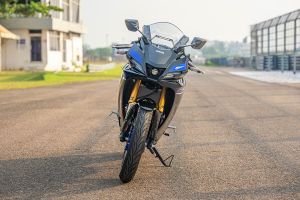 Front View of YZF-R2