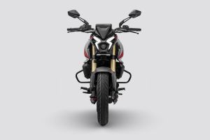 Front View of Pulsar NS400Z