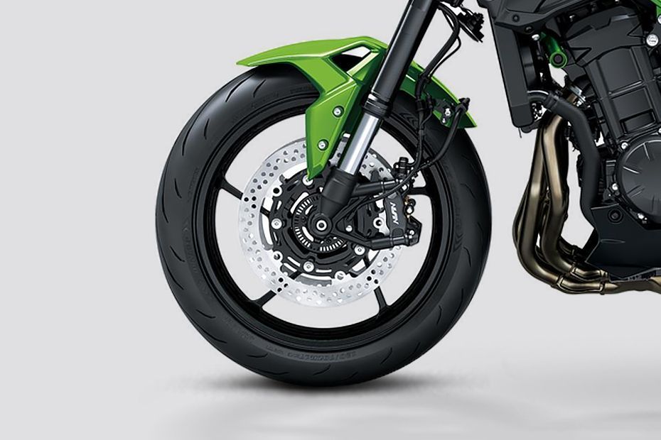 Front Wheel of Z900