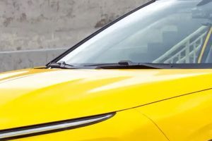 Front Windshield and Wiper Image of VF5
