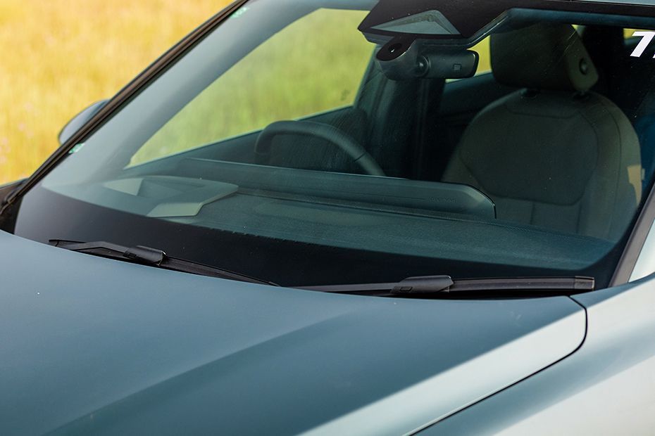 Front Windshield and Wiper Image of Q3 2026