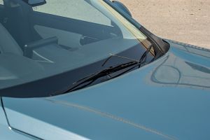 Front Windshield and Wiper Image of Elevate