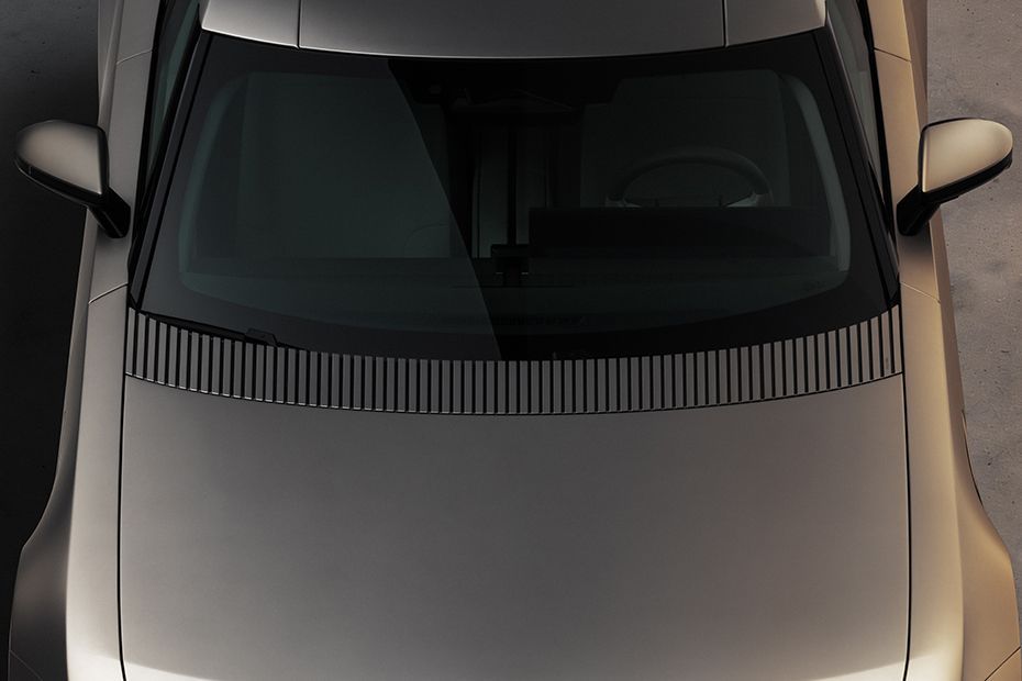 Front Windshield and Wiper Image of Type 01