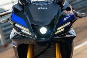 Headlamp of YZF-R2