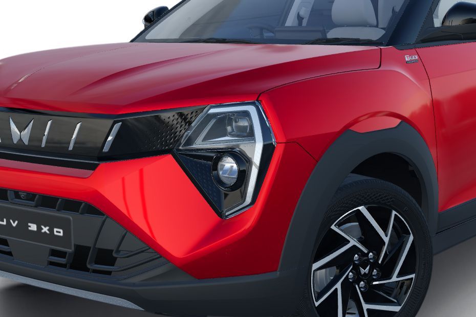 Headlight Image of XUV 3XO