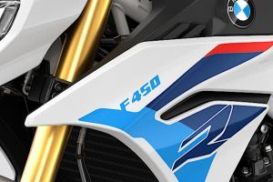 Model Badge of F 450 R