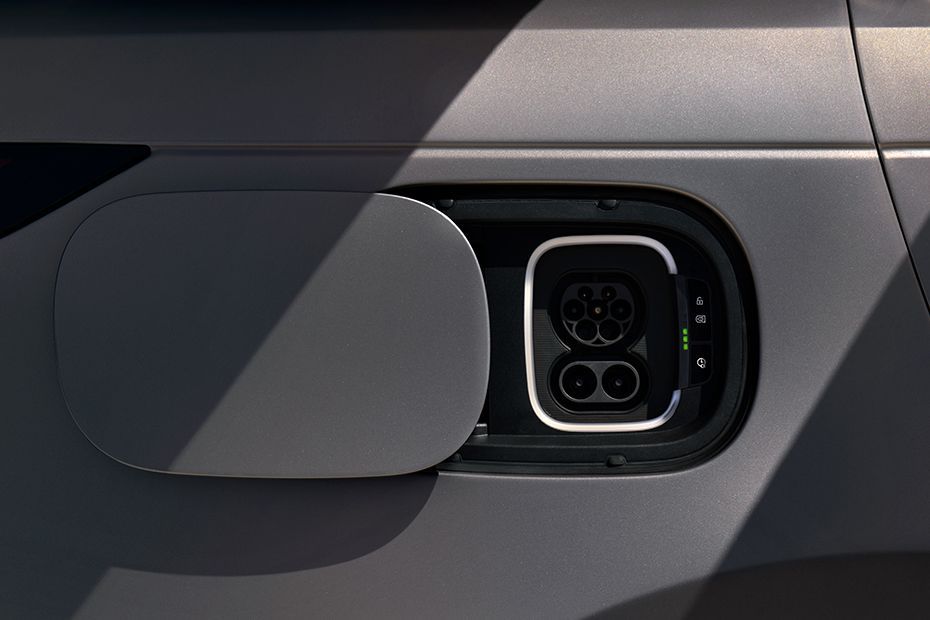 Charging Flap (Open) Image of Range Rover Sport Electric
