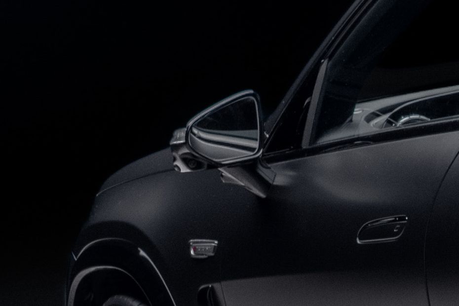 Outside Mirror Glass Image of AMG GT SUV