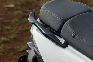 Pillion Grab Rail of Hypevolt-R