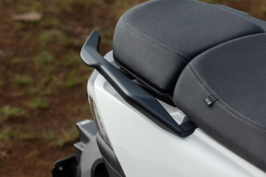 Pillion Grab Rail of Hypevolt-R