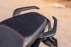Pillion Grab Rail of Xtreme 160R 4V