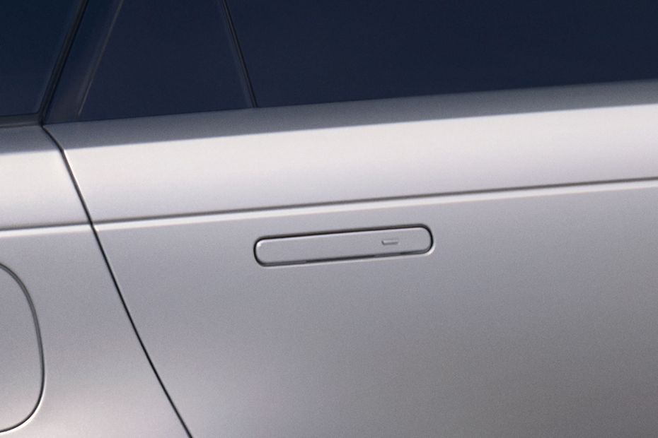 Rear Door Handle Image of Range Rover Sport Electric