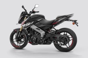 Rear Left Three Quarter View of Pulsar NS400Z