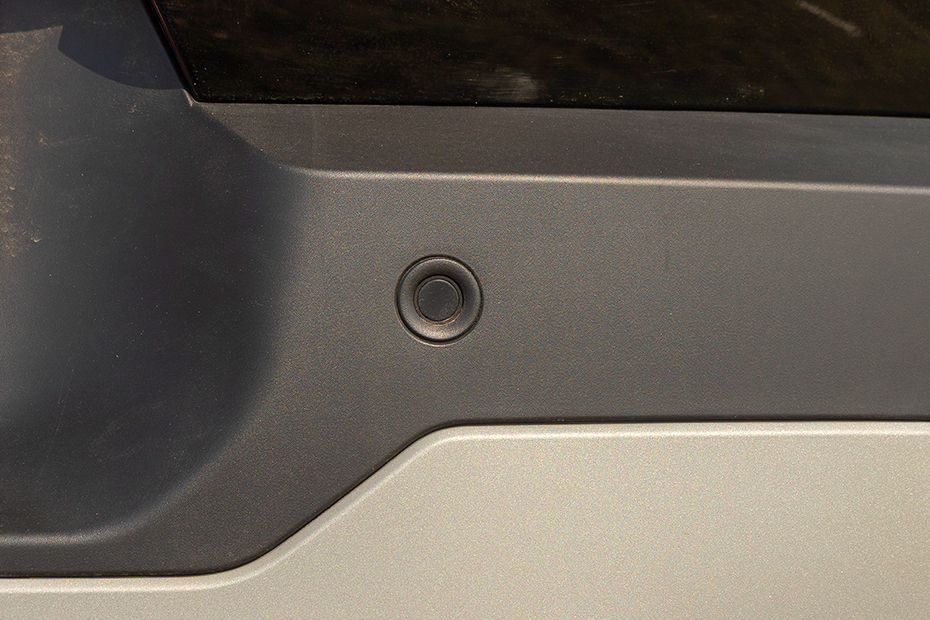 Rear Parking Sensors Image of Basalt