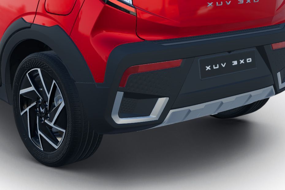 Rear Reflector Image of XUV 3XO