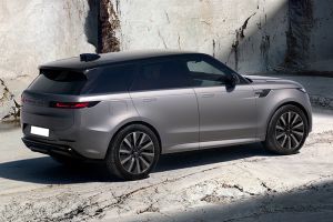 Rear Right Three Quarter View Image of Range Rover Sport Electric