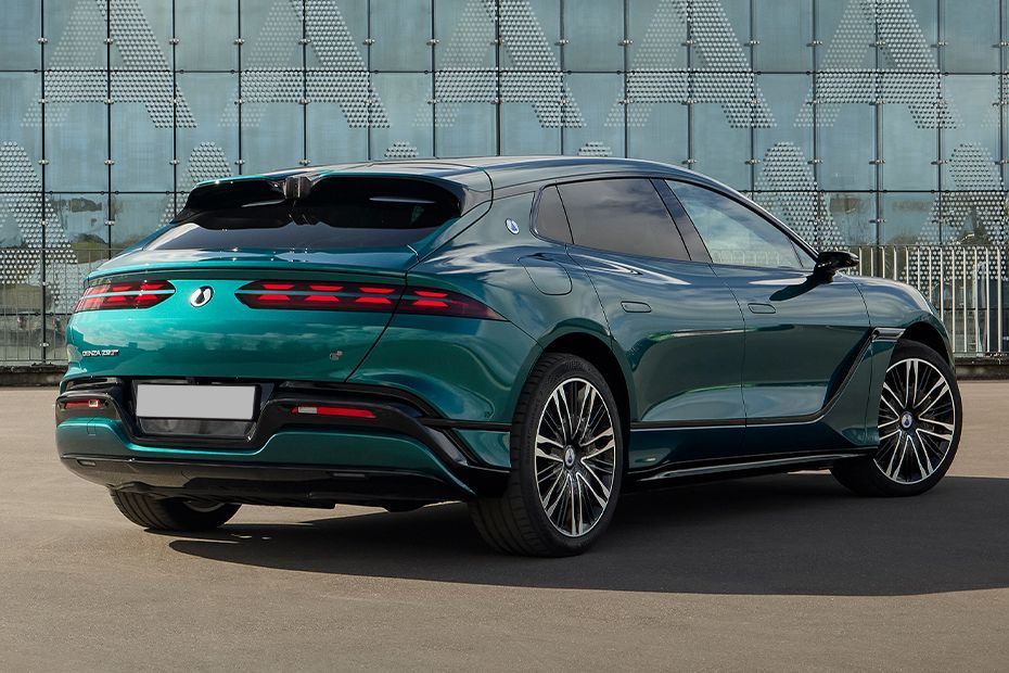 Rear Right Three Quarter View Image of Z9 GT