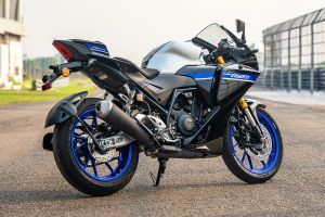 Rear Right Three Quarter View of YZF-R2