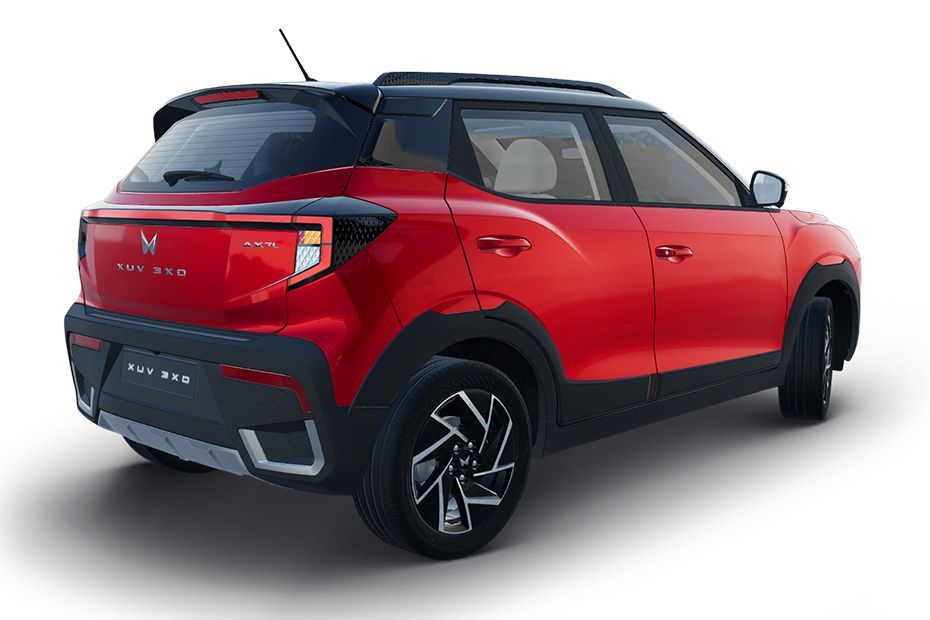 Rear Right Three Quarter View Image of XUV 3XO