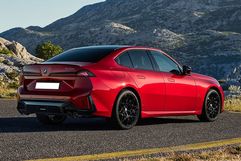 Rear Right Three Quarter View Image of 3 Series 2027