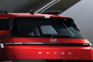 Rear WindShield Image of Bayon