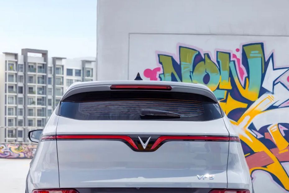Rear WindShield Image of VF5