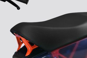 Rider Seat of 450 Apex