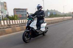 Riding: Front Left Quarter View of Hypevolt-R