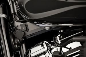 Riding: Front Left Quarter View of Breakout