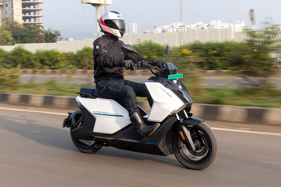Riding: Front Right Quarter View of Hypevolt-R