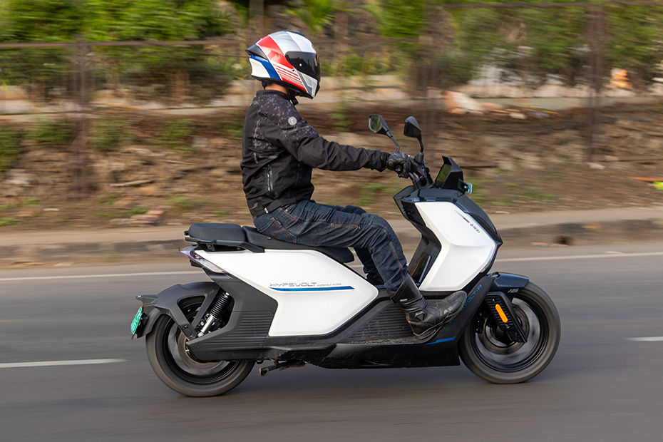 Riding: Side Profile (Right) View Profile View of Hypevolt-R