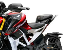 Seat of Apache RTR 310