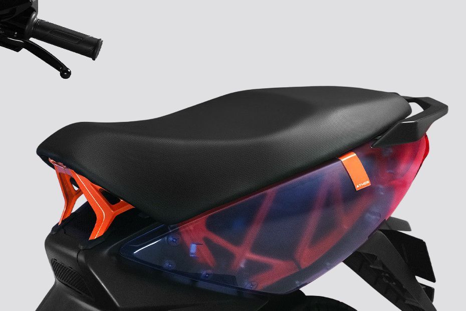 Seat of 450 Apex